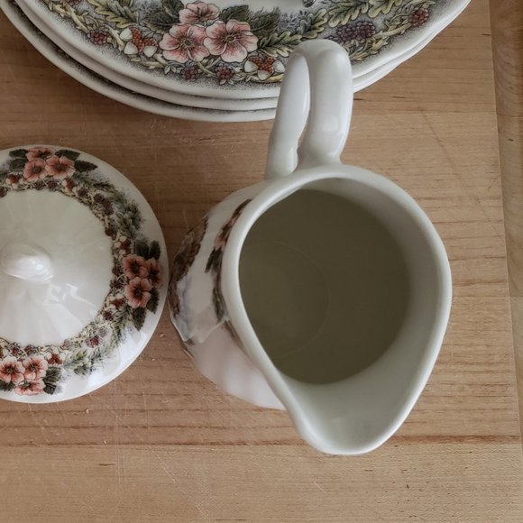 **SOLD*Queens Myott Thanksgiving Turkey (5) 8” Dessert Plates w/Sugar & Creamer - Picture 7 of 7